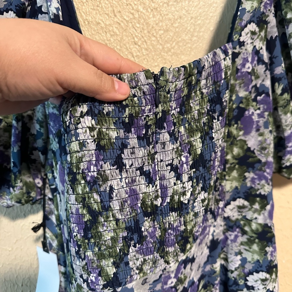 Astr‎ The Label Dress Asymmetrical Hem Floral Midi
Size XL Smocked - Picture 5 of 8